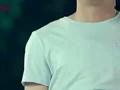 Kendra's big booty leads scene