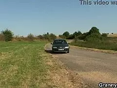 Married lady's outdoor sexual adventure