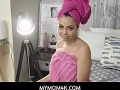 Hot MILF Latina strip and wanking daunting on camera