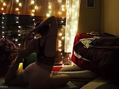 Big woman fully grown mature mommy pussy lips and her great big sexy feet
