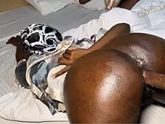 Mature lady in Port Harcourt uses her hussiness to pay for her shelter