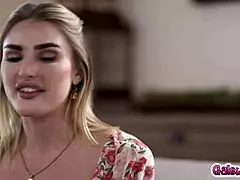 Steamy threesome with blonde goddesses