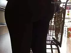 Black MILF self-pleasure in car