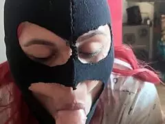 Giving a blowjob to an amateur and gulping down cum: milf mature