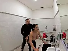 As you will see, Jade cosplayer does not mind wet and soapy sites getting intimate with a middle-aged woman during Halloween party