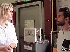 Tall MILF Melany Paris gets fucked in warehouse