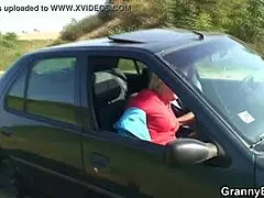 damn, banging an 80-year-old granny roadside! 😲