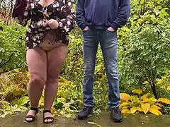 The couple that pees together stays together, a true bond!