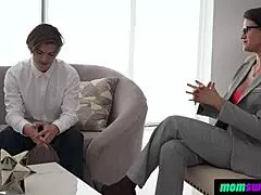 Dysfunctional mom-son relation treated by family psychiatrist