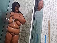 Stepmom gets so horny, sends squirt video to stepson! 😍