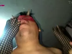 Wow, check this Latina in lingerie and heels giving a footjob
