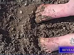 Hey, wanna see my sexy soles and toe-sucking foot fetish fantasy?