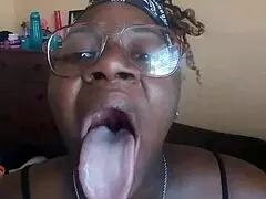 Naejae's amateur cock sucking adventure