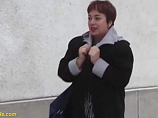 餐厅女服务员