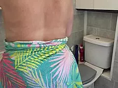 Slut strips for bathroom cleaning