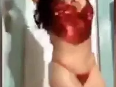 This milf amateur webcam slut proves that cougar likes to get her big ass pounded
